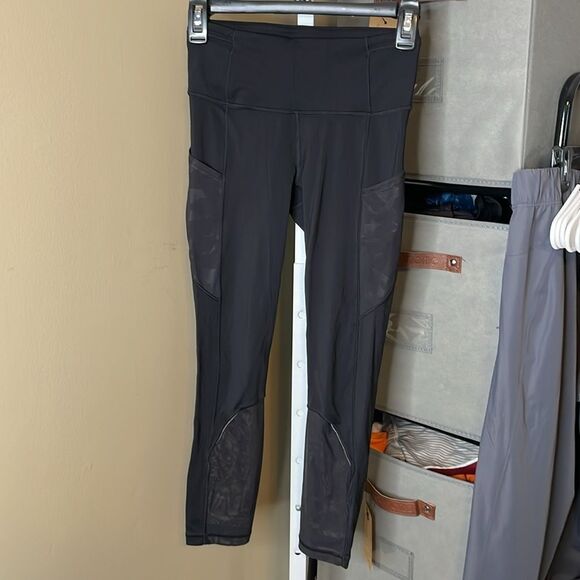 Lululemon Fast and Free Crop 23" Mesh Incognito Camo Emboss Rotated Black 4009 - Picture 1 of 7